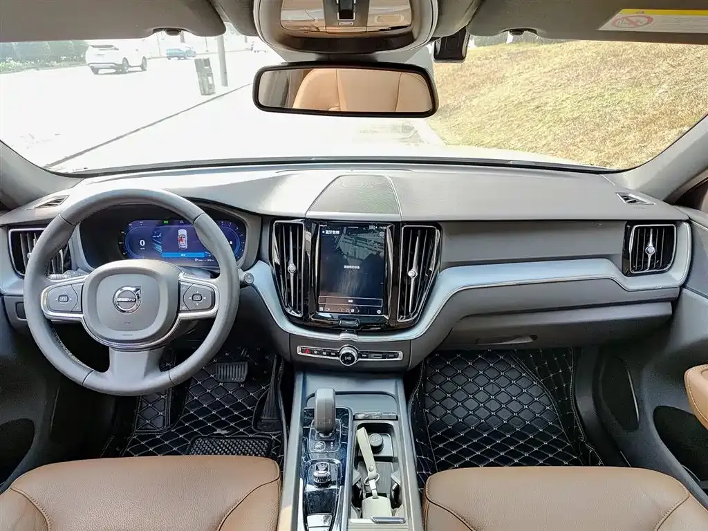 Volvo XC60 2024 из CN, фото 3