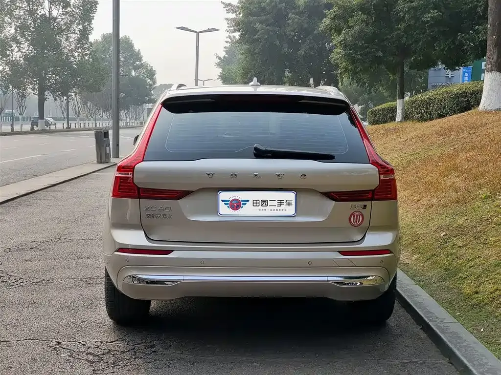 Volvo XC60 2024 из CN, фото 8