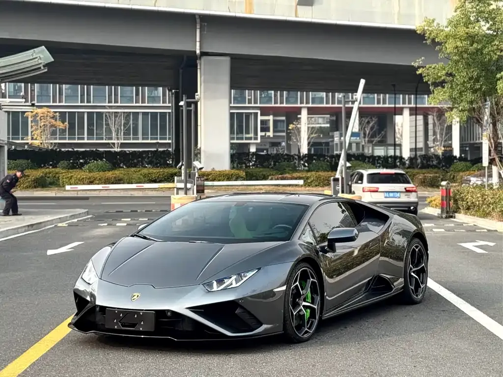 Lamborghini Huracan 2023 из CN, фото 8