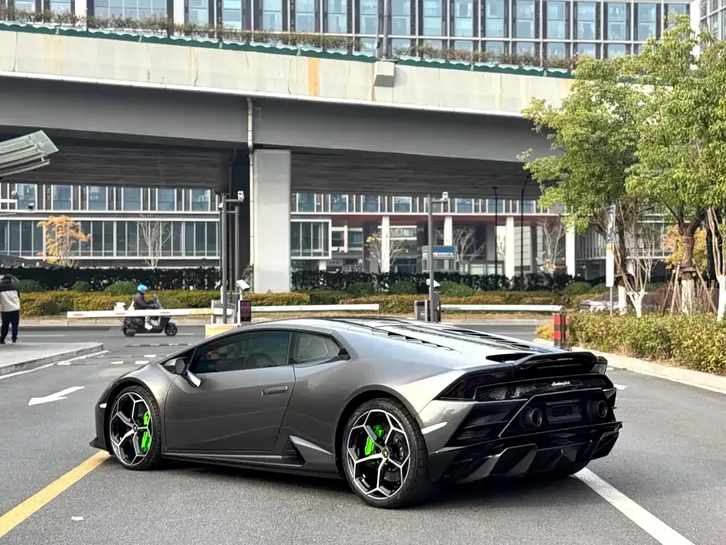 Lamborghini Huracan 2023 из CN, фото 7