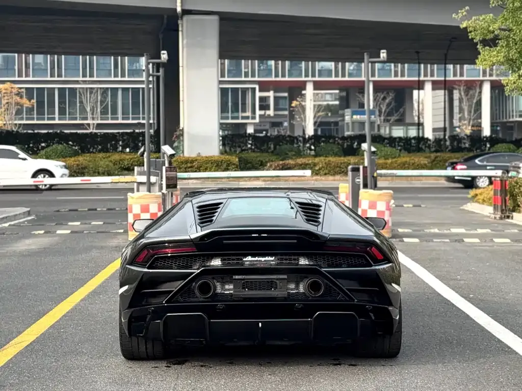 Lamborghini Huracan 2023 из CN, фото 4