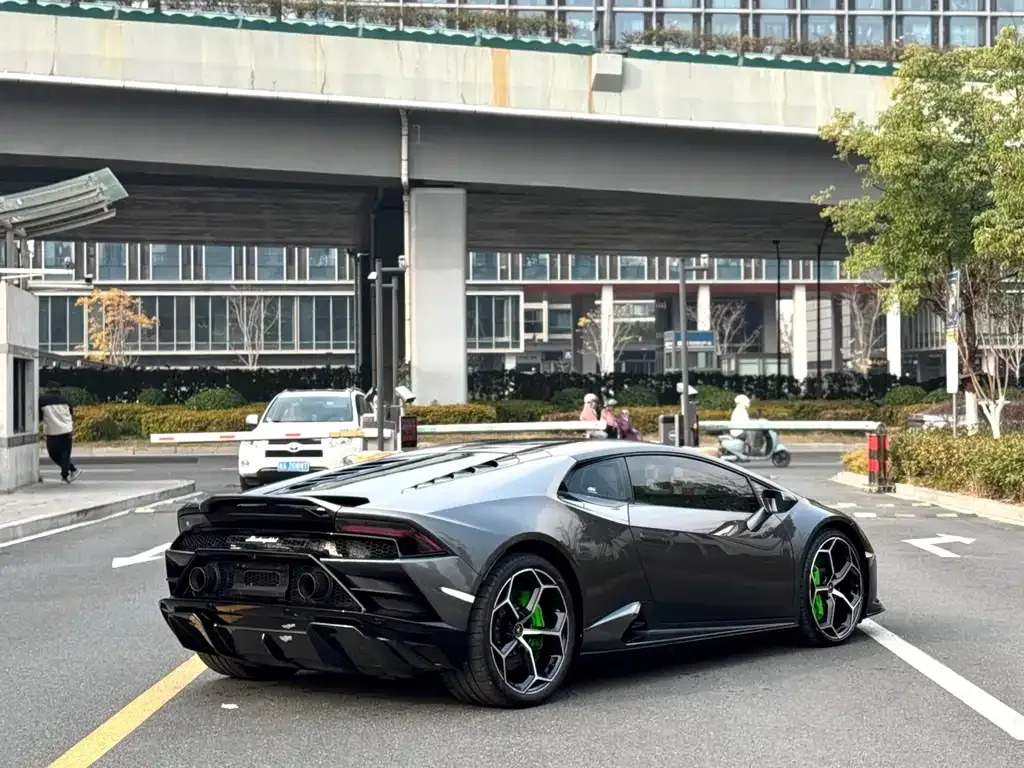 Lamborghini Huracan 2023 из CN, фото 2
