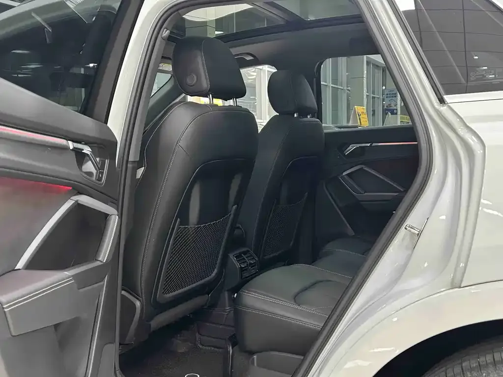 Audi Q3 2024 из CN, фото 6