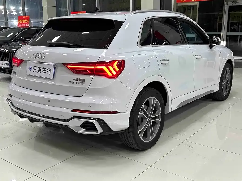 Audi Q3 2024 из CN, фото 3