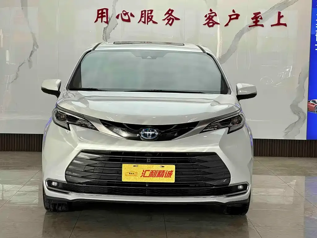 Toyota Sienna 2024 из CN, фото 5