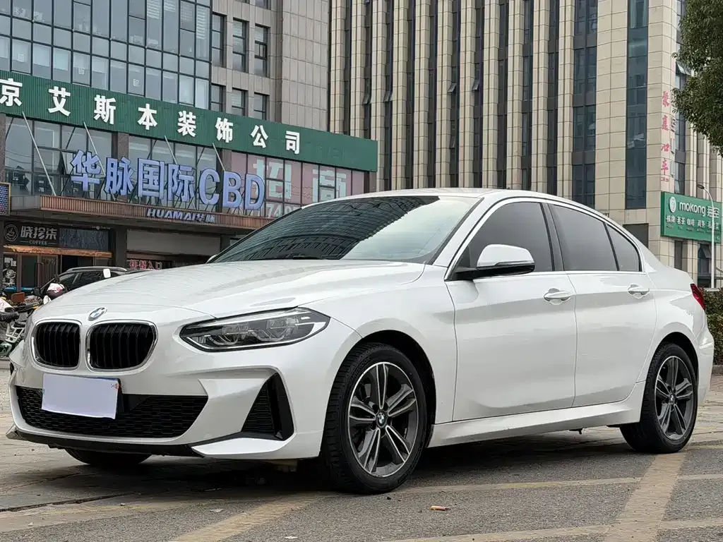 BMW 1 Series 2021 из CN, фото 1