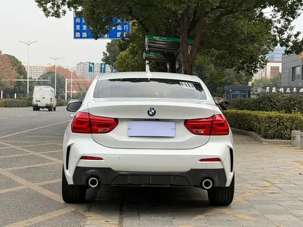 BMW 1 Series 2021 из CN, фото 3