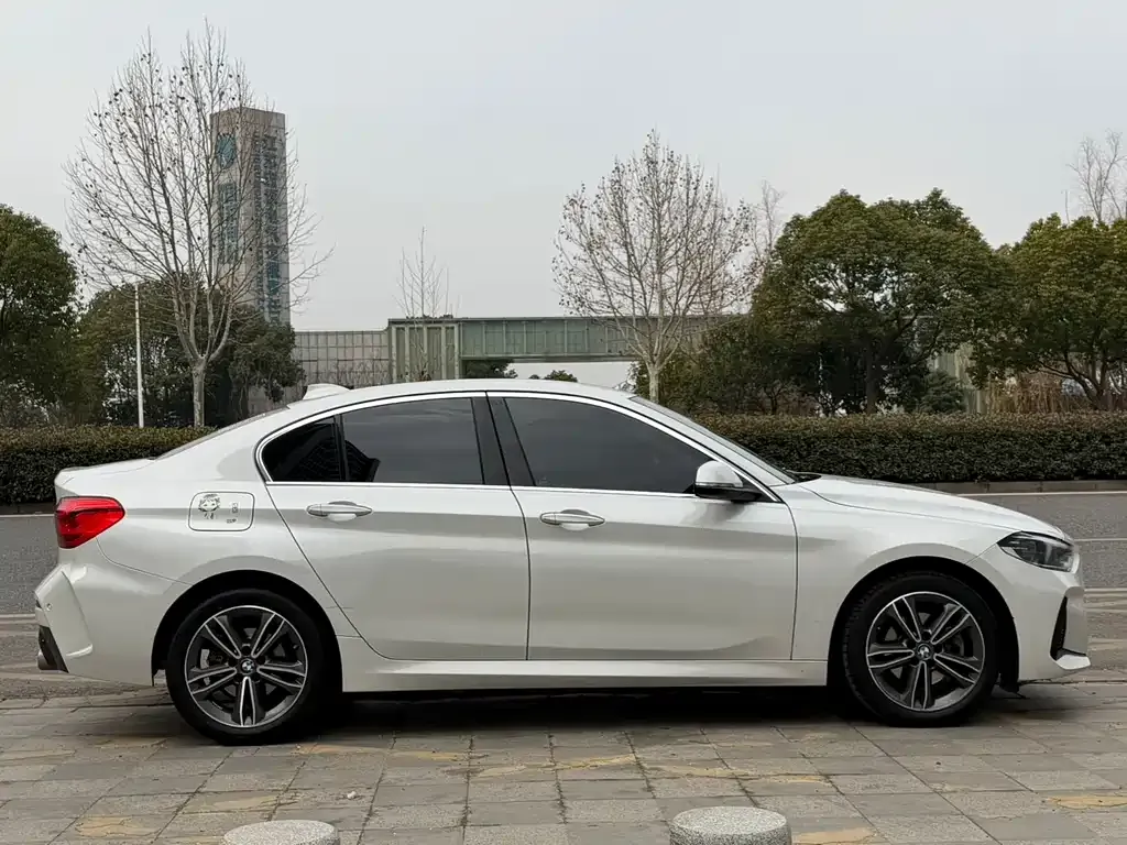 BMW 1 Series 2021 из CN, фото 8