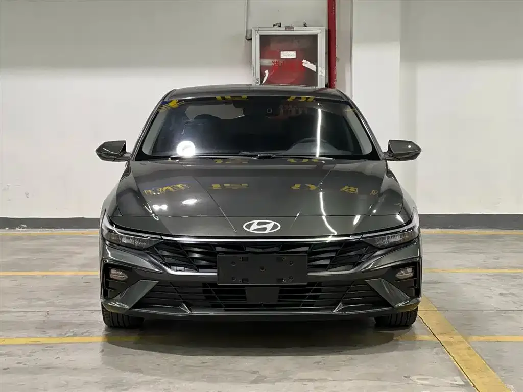 Hyundai Elantra — фото 3
