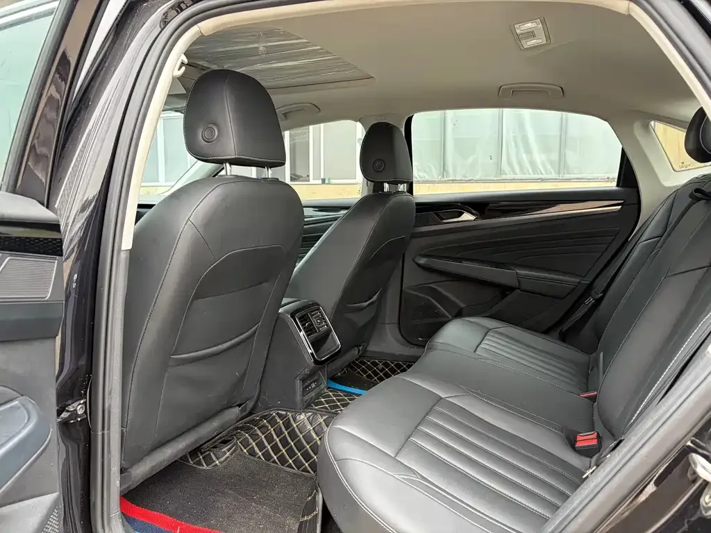 Volkswagen Passat 2022 из CN, фото 7