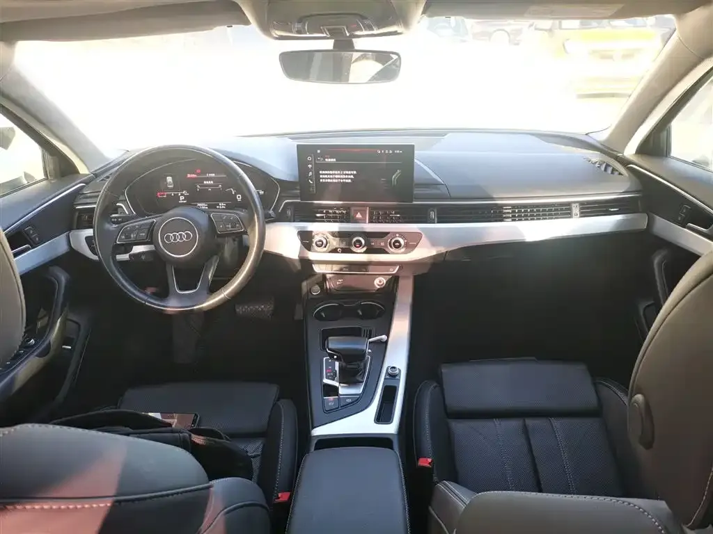 Audi A4L 2021 из CN, фото 3