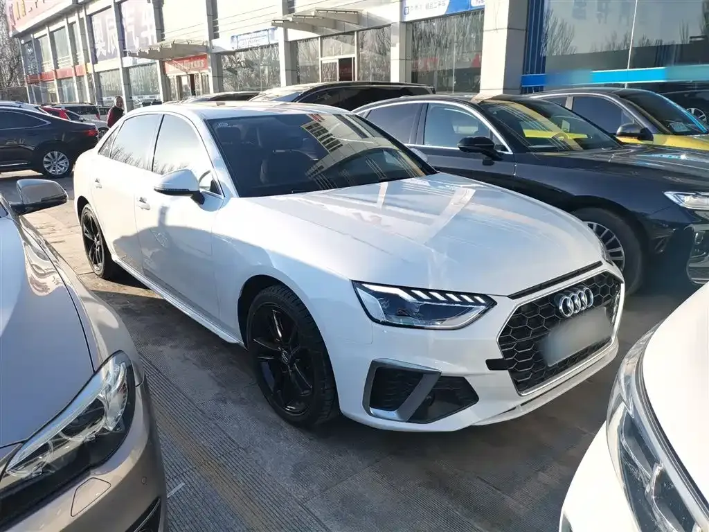 Audi A4L 2021 из CN, фото 9