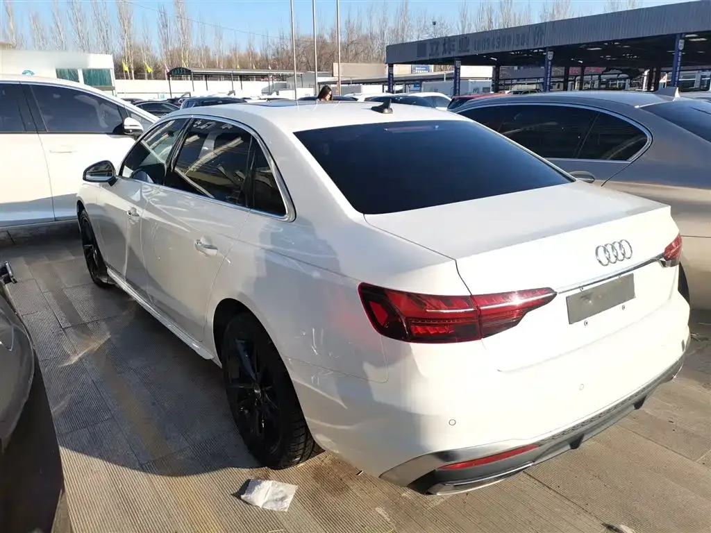 Audi A4L 2021 из CN, фото 5