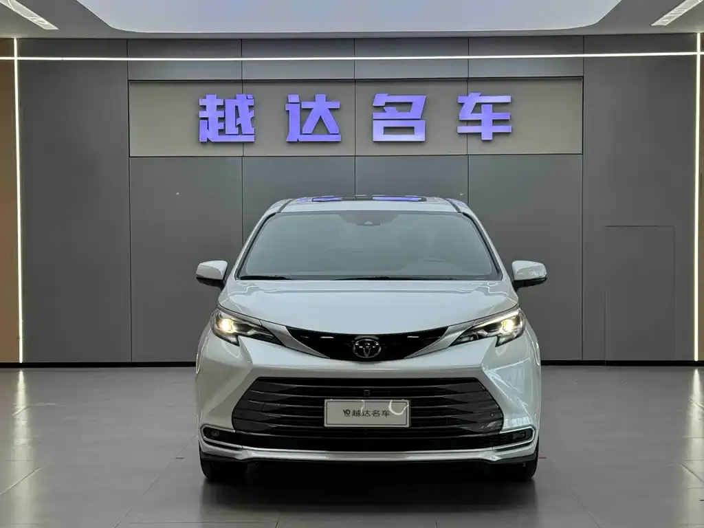 Toyota Sienna 2025 из CN, фото 2