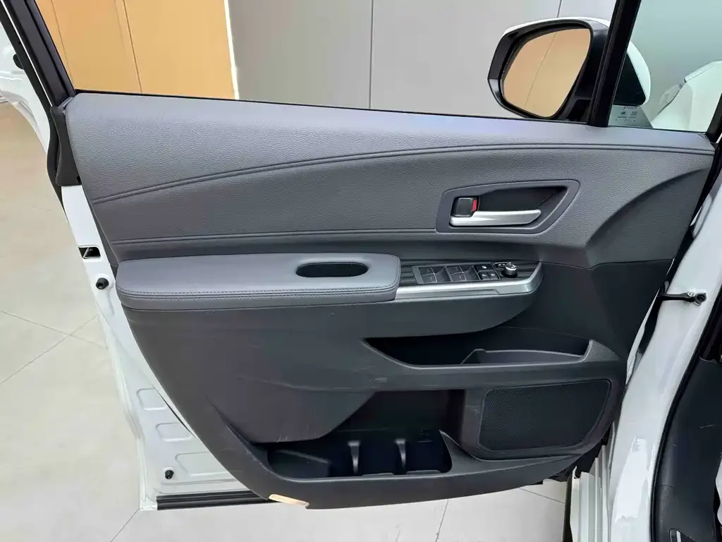 Toyota Sienna 2025 из CN, фото 8