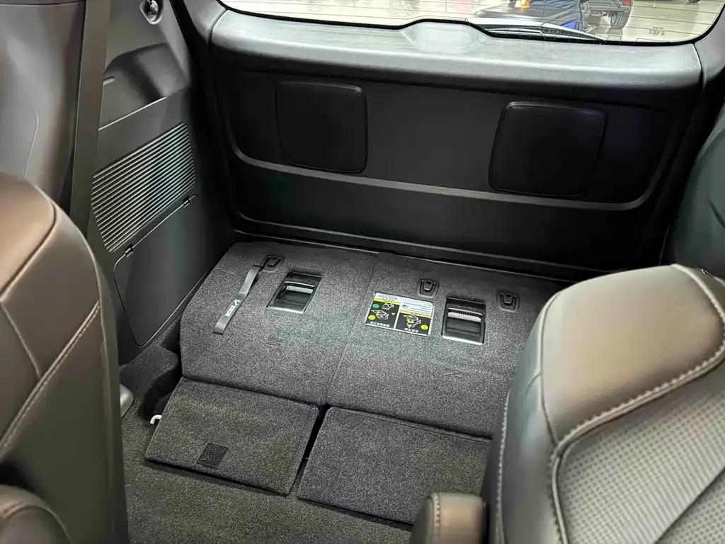 Toyota Sienna 2025 из CN, фото 4