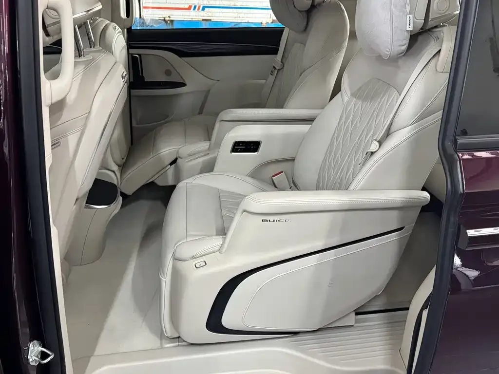 Buick GL8 2023 из CN, фото 9