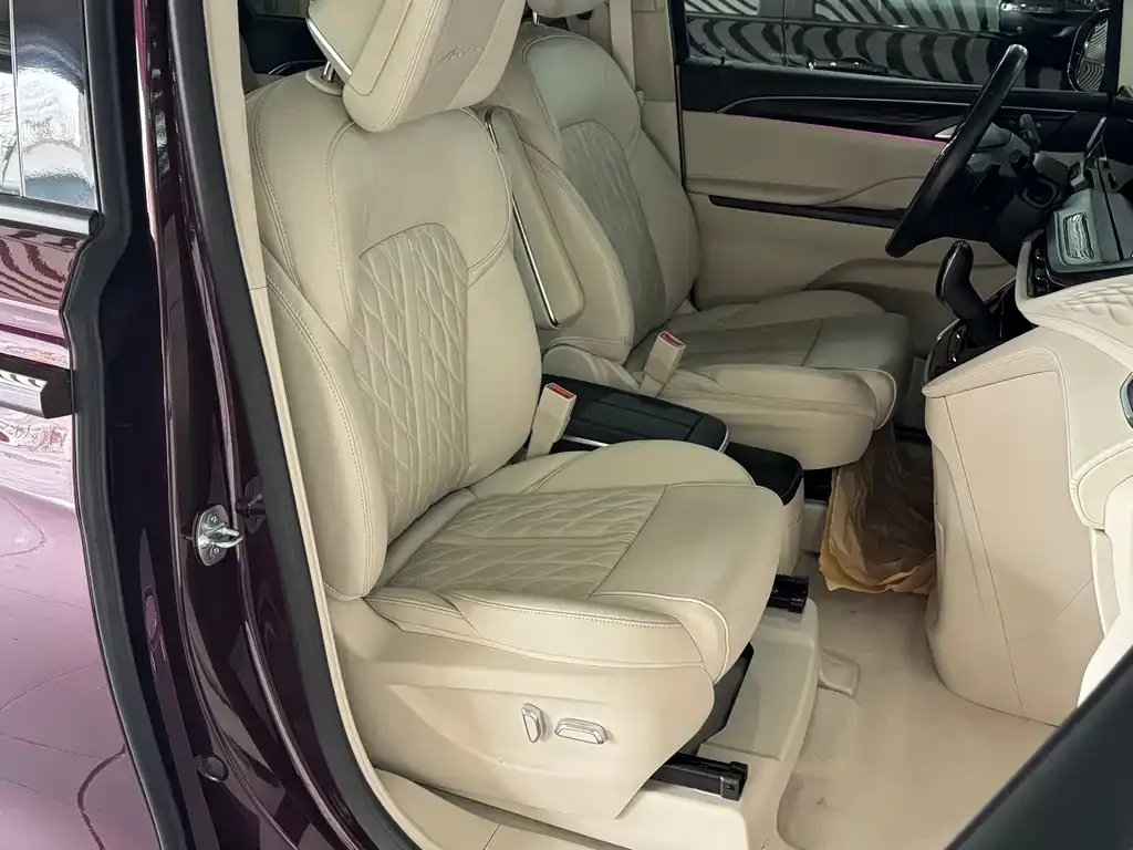 Buick GL8 2023 из CN, фото 8