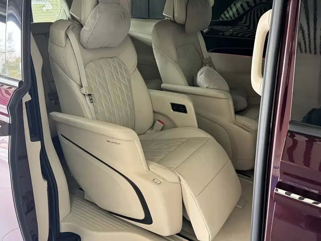 Buick GL8 2023 из CN, фото 5