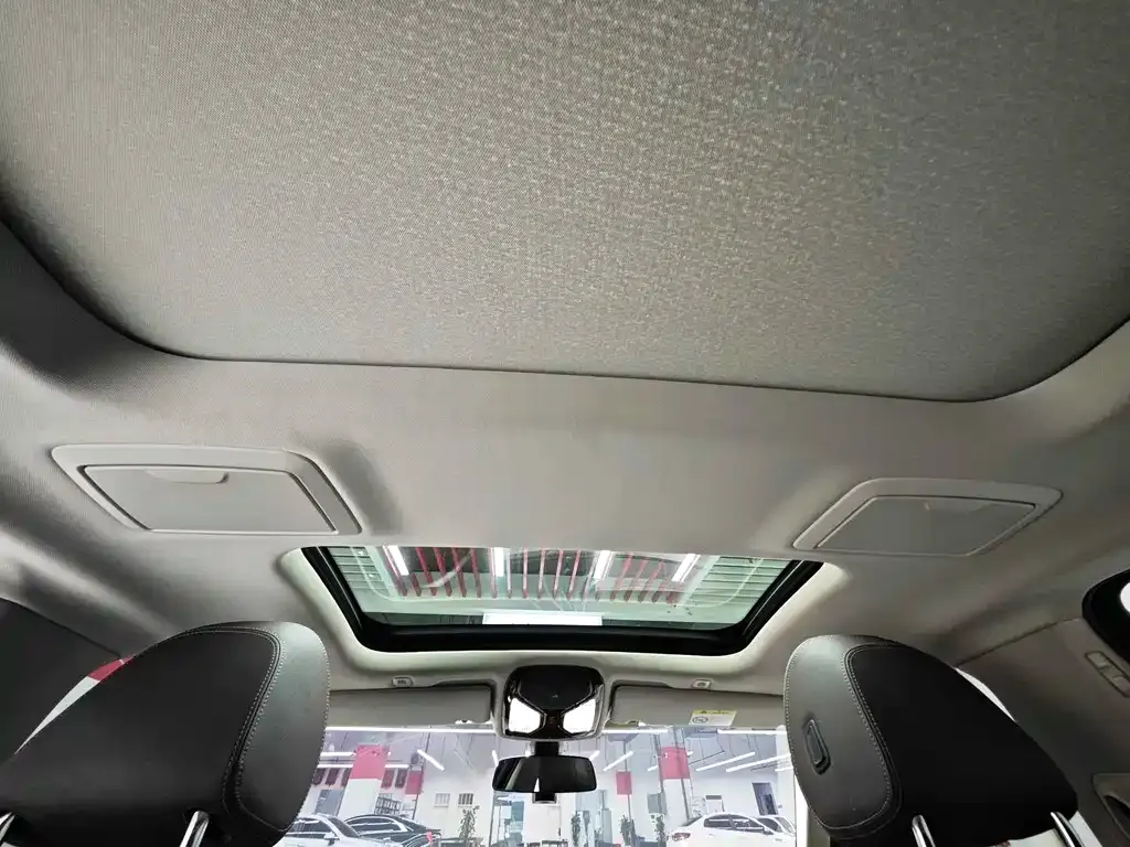 BMW 5 Series 2023 из CN, фото 8