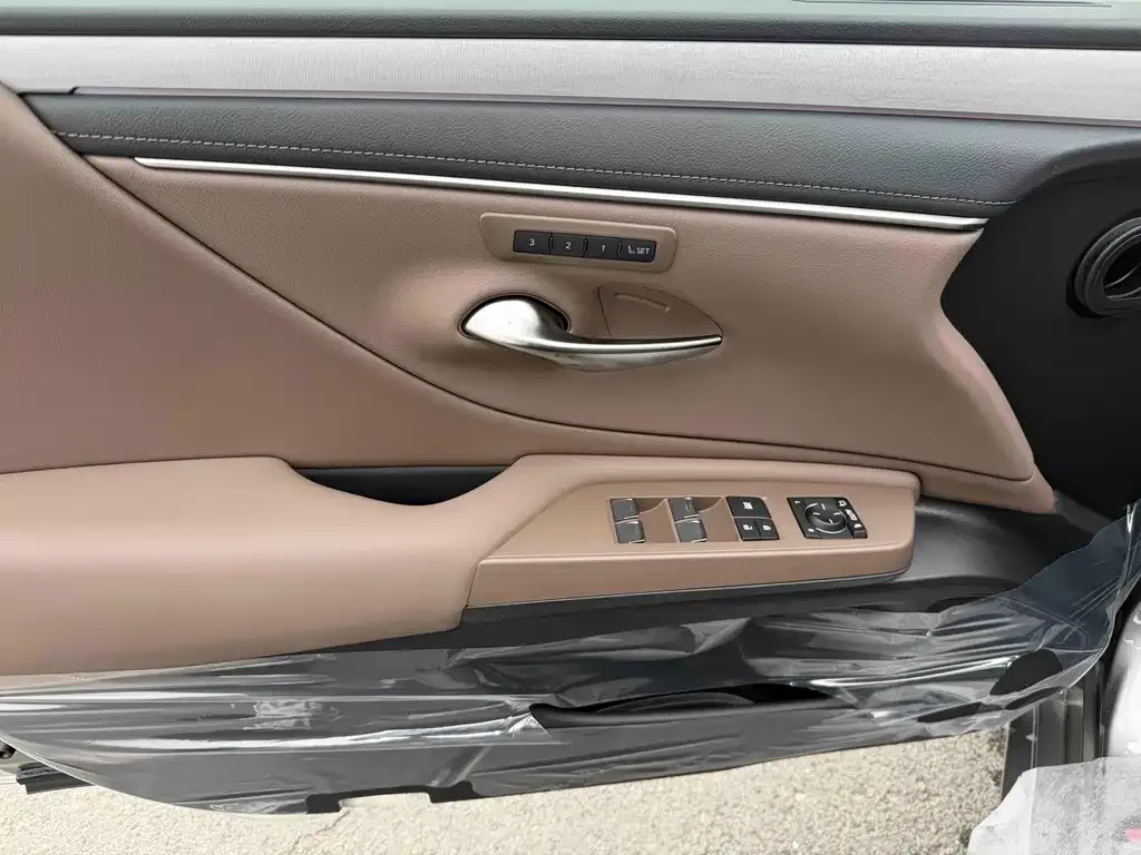 Lexus ES 2026 из CN, фото 2