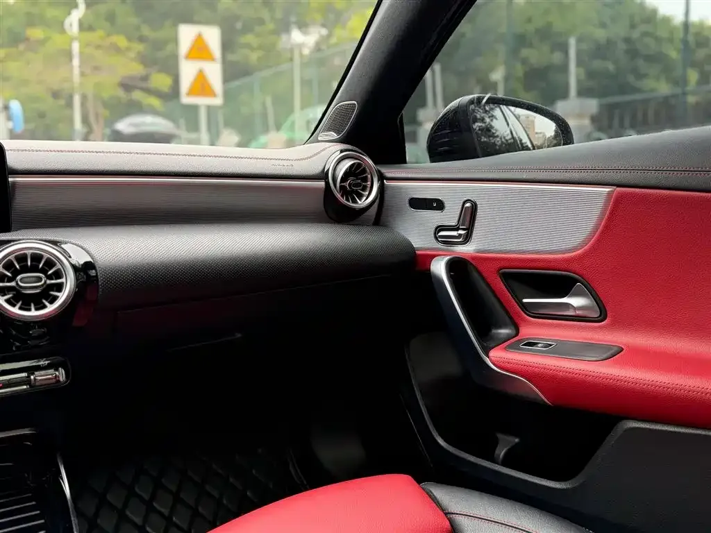 Mercedes-Benz A-Class AMG — фото 4