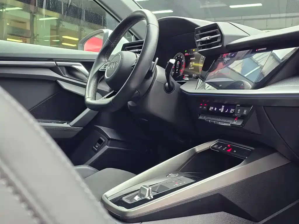 Audi A3 2023 из CN, фото 4