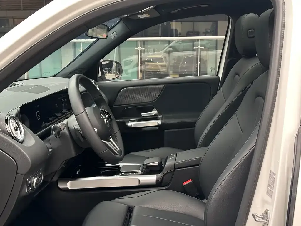 Mercedes-Benz GLB 2023 из CN, фото 2