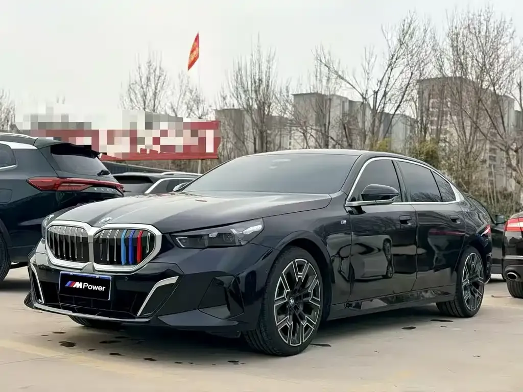 BMW 5 Series — фото 1