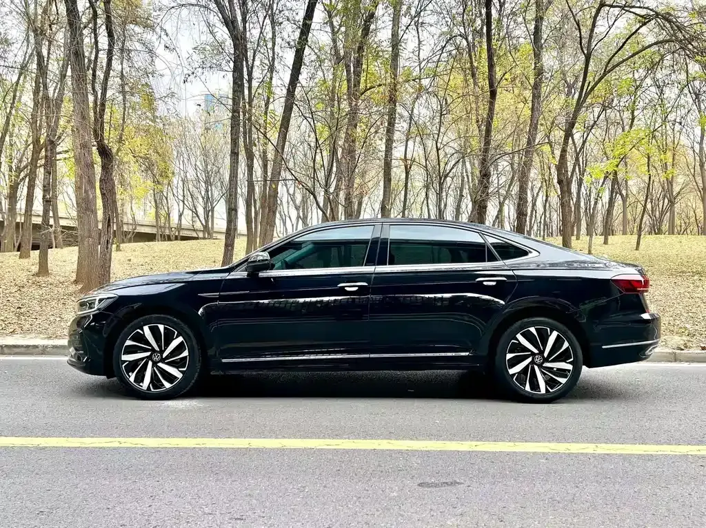 Volkswagen Passat 2022 из CN, фото 10
