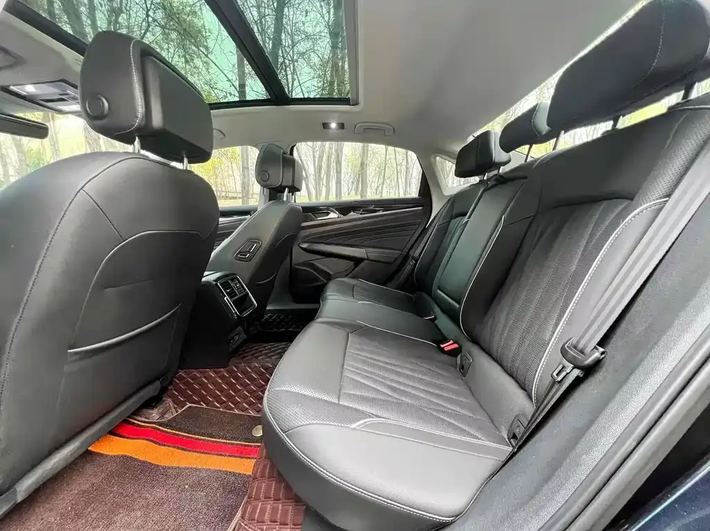 Volkswagen Passat 2022 из CN, фото 2