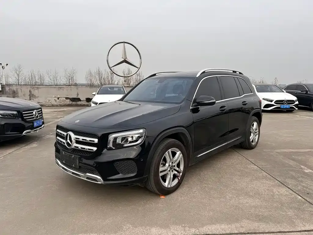 Mercedes-Benz GLB — фото 1