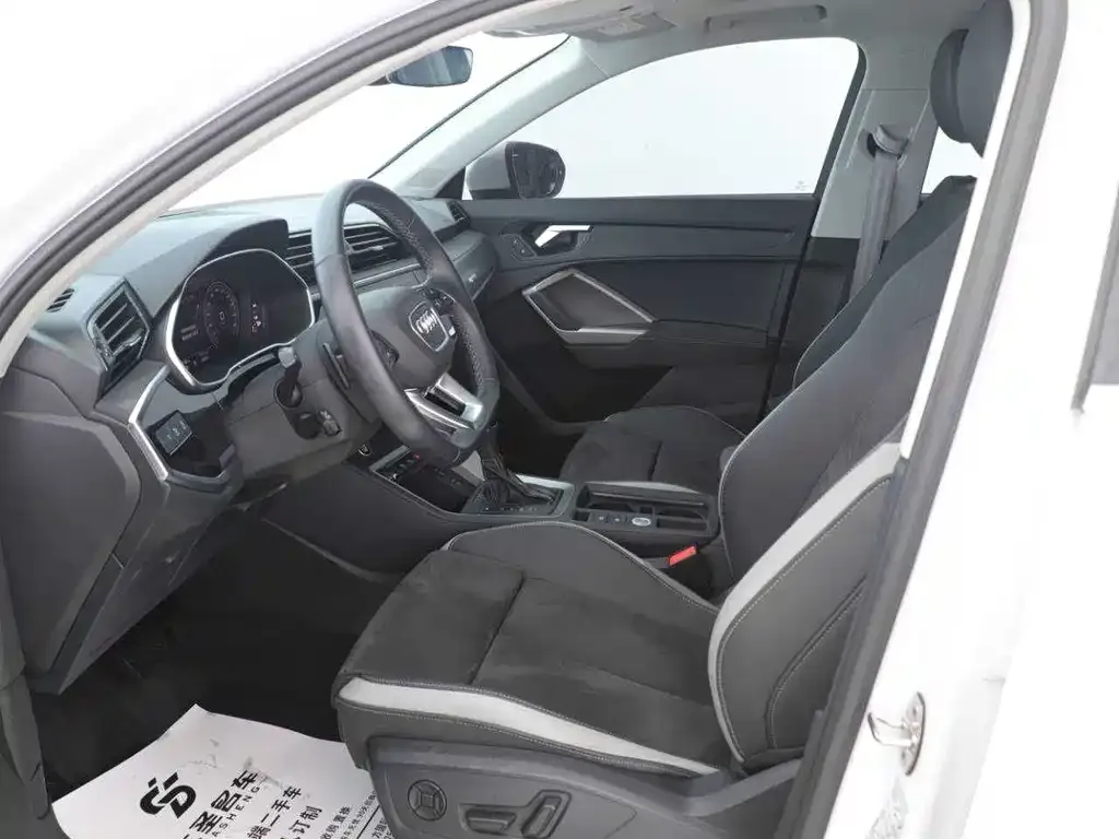 Audi Q3 2023 из CN, фото 7