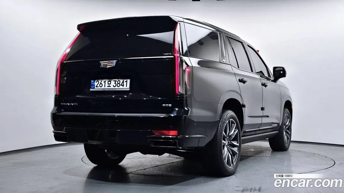 Cadillac Escalade 2023 из KR, фото 2