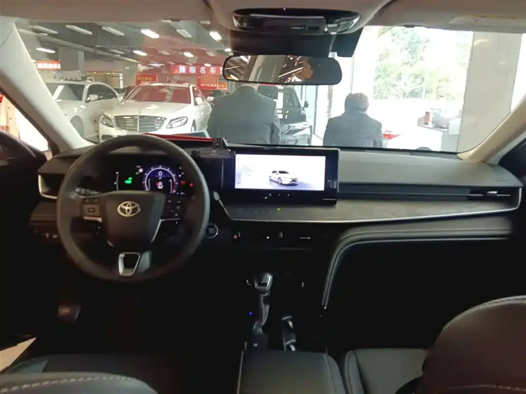 Toyota Camry 2024 из CN, фото 2