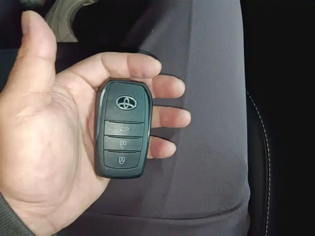 Toyota Camry 2024 из CN, фото 3