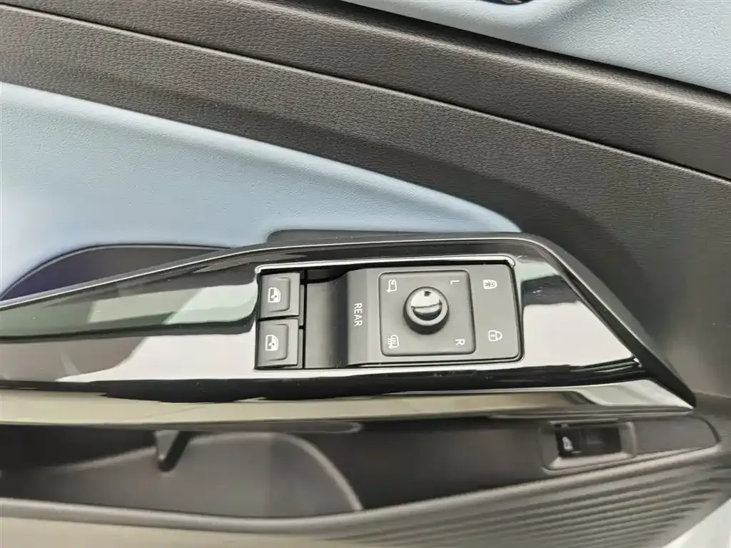 Volkswagen ID.4 X 2023 из CN, фото 9