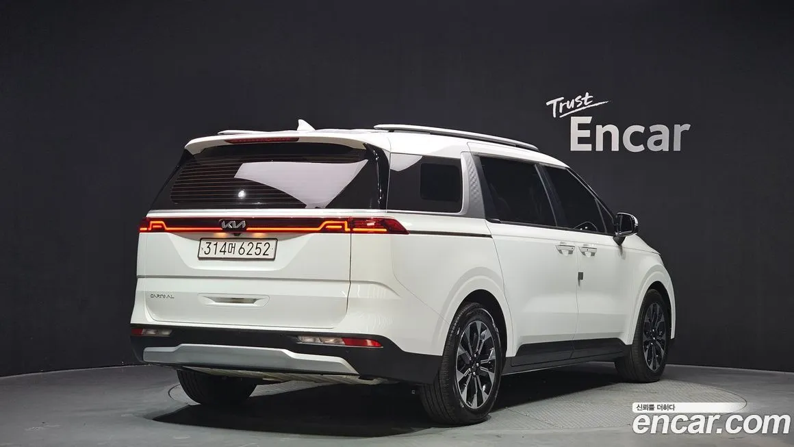 Kia Carnival — фото 2
