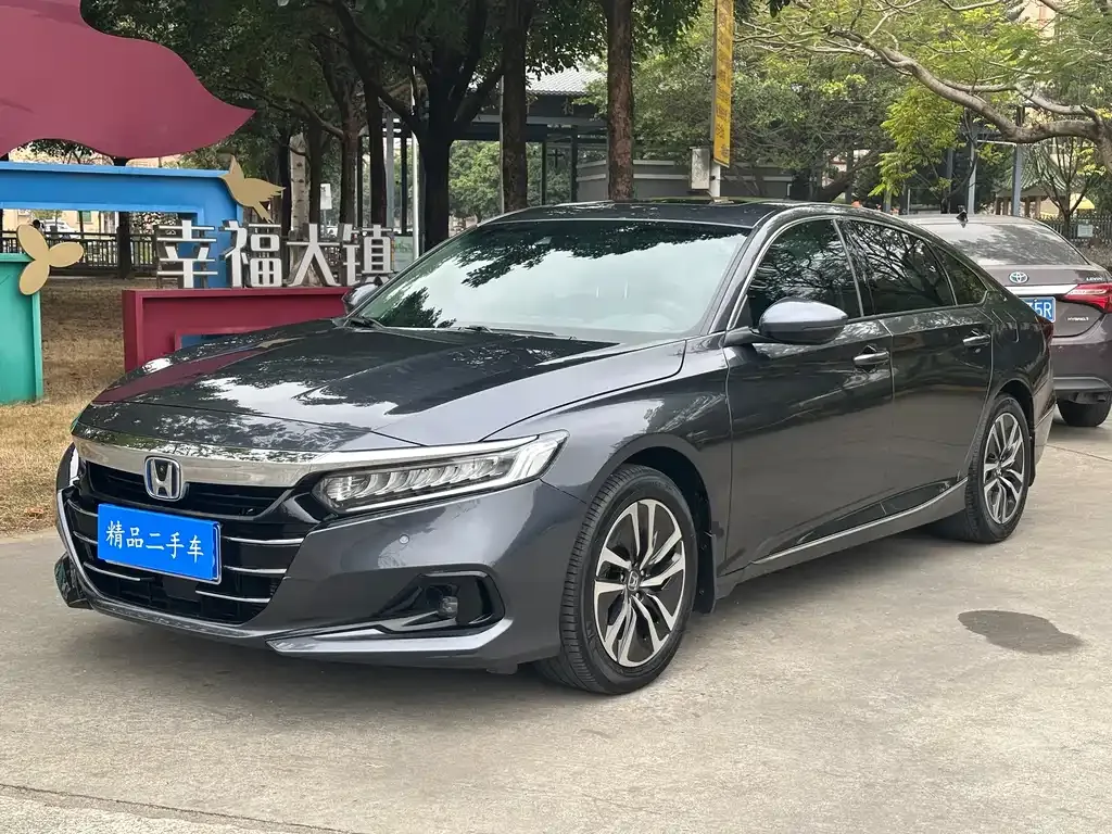 Honda Accord — фото 1