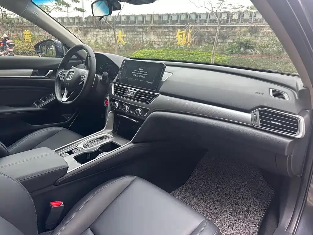 Honda Accord — фото 4