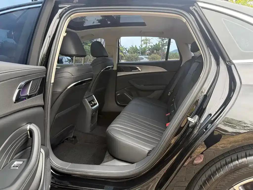 Hongqi H5 2024 из CN, фото 6