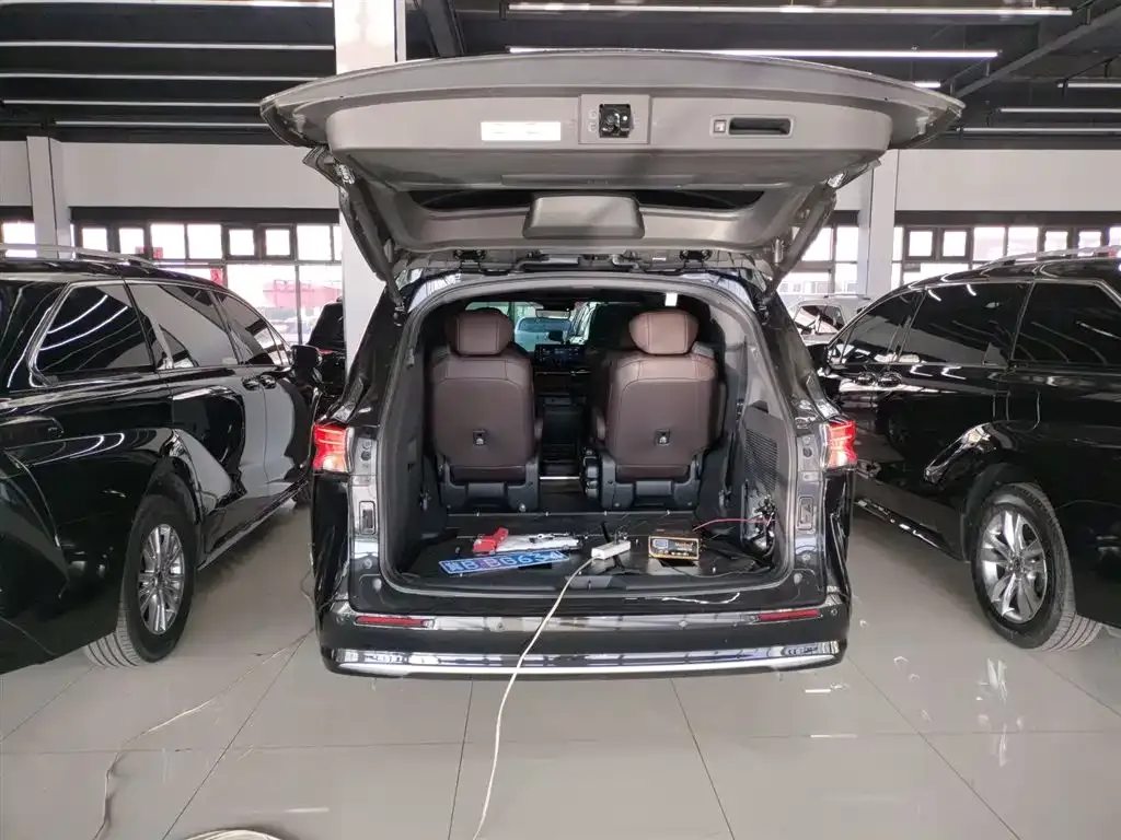 Toyota Sienna 2022 из CN, фото 2