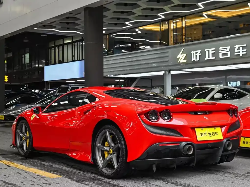 Ferrari F8 — фото 8