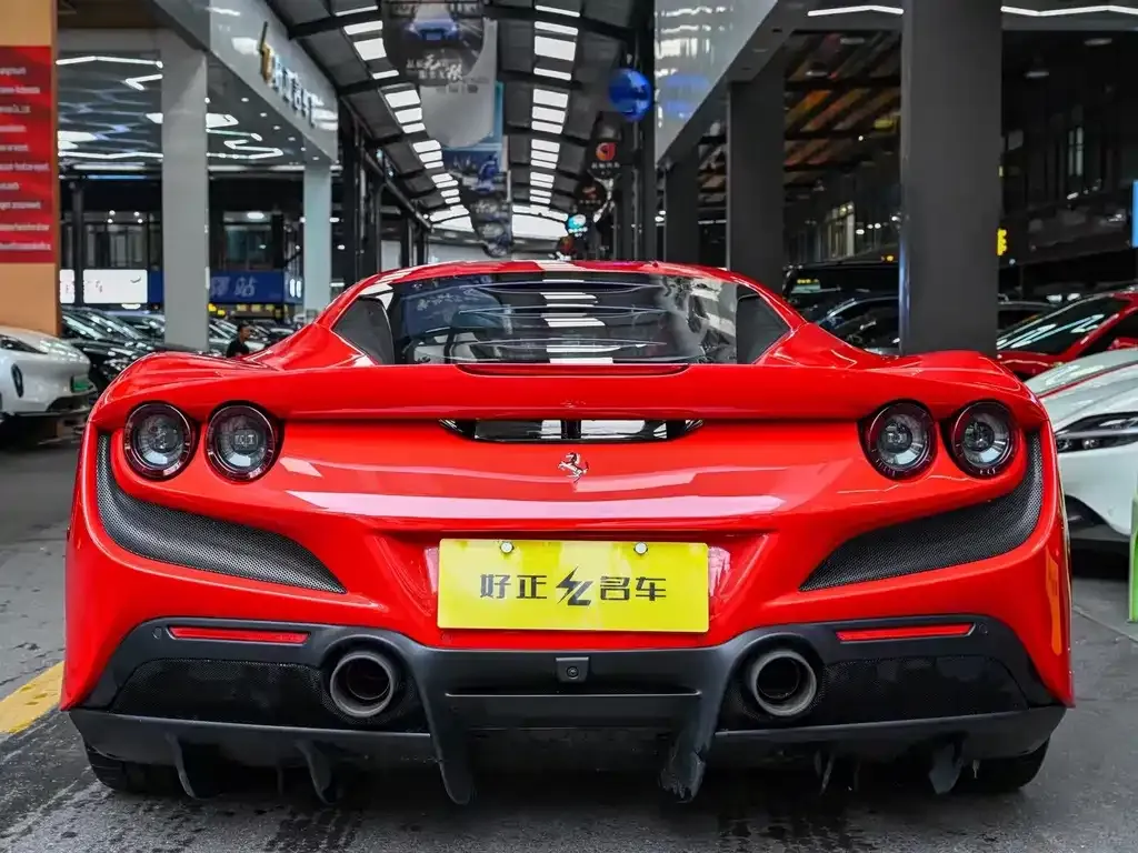 Ferrari F8 — фото 6