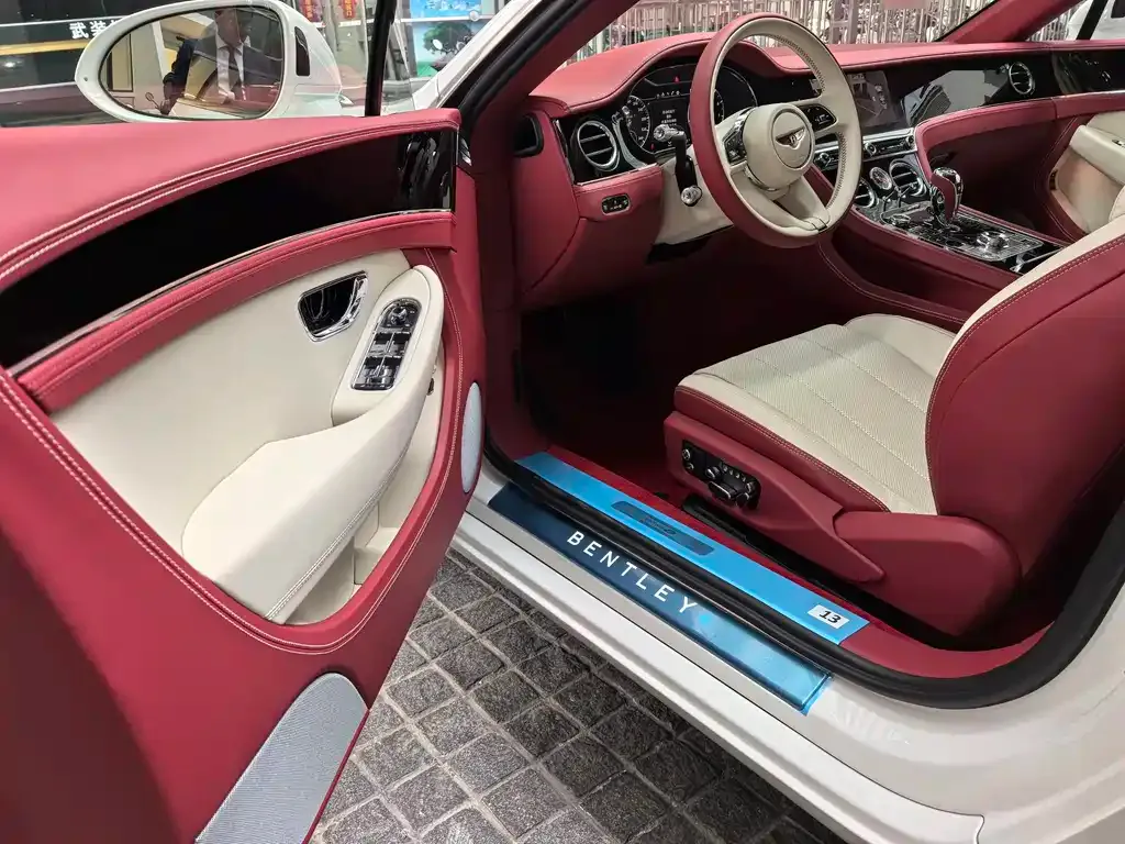 Bentley Continental 2025 из CN, фото 2