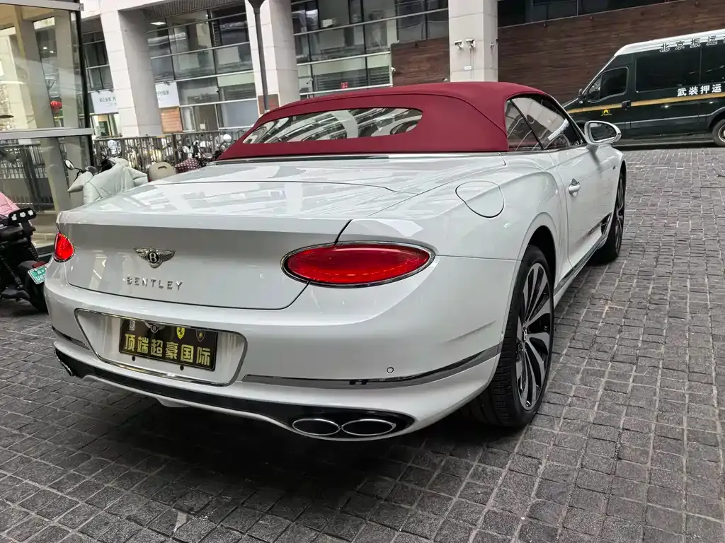 Bentley Continental 2025 из CN, фото 8