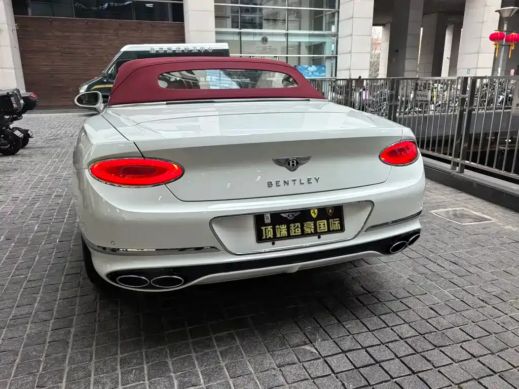 Bentley Continental 2025 из CN, фото 3