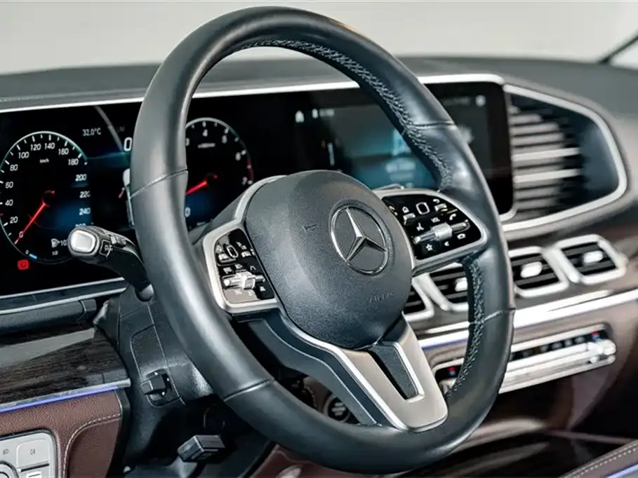 Mercedes-Benz GLS — фото 5