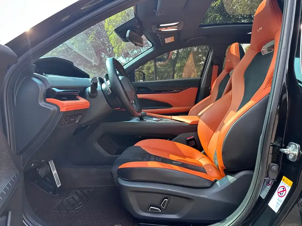 Changan UNI-V 2023 из CN, фото 2