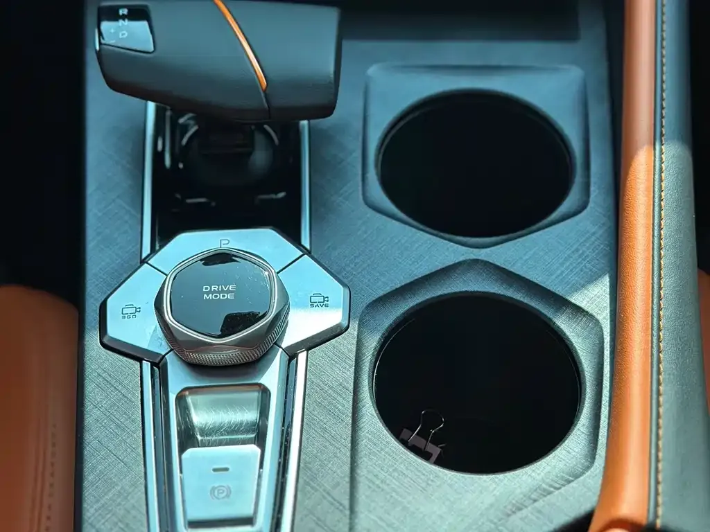 Changan UNI-V 2023 из CN, фото 4